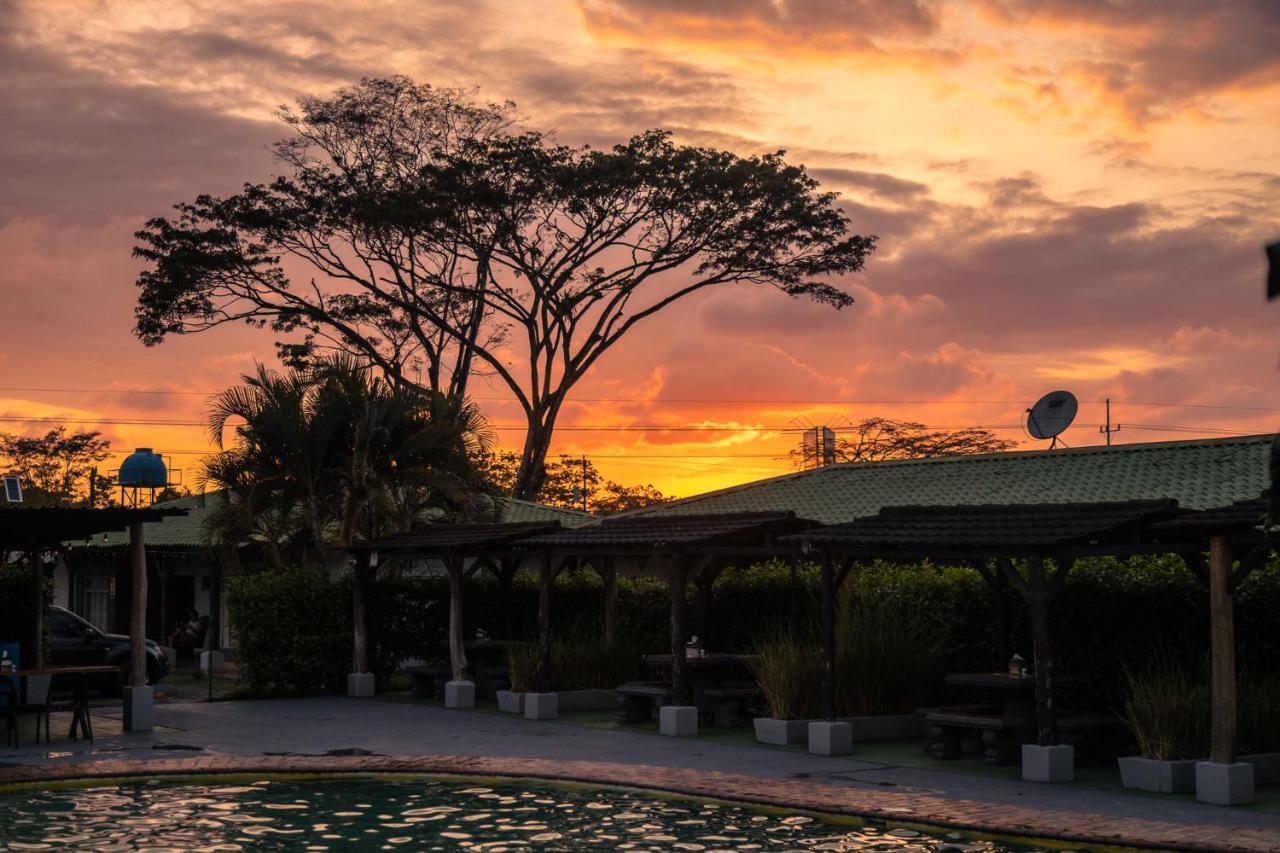 Hotel El Rancho Quepos Ngoại thất bức ảnh