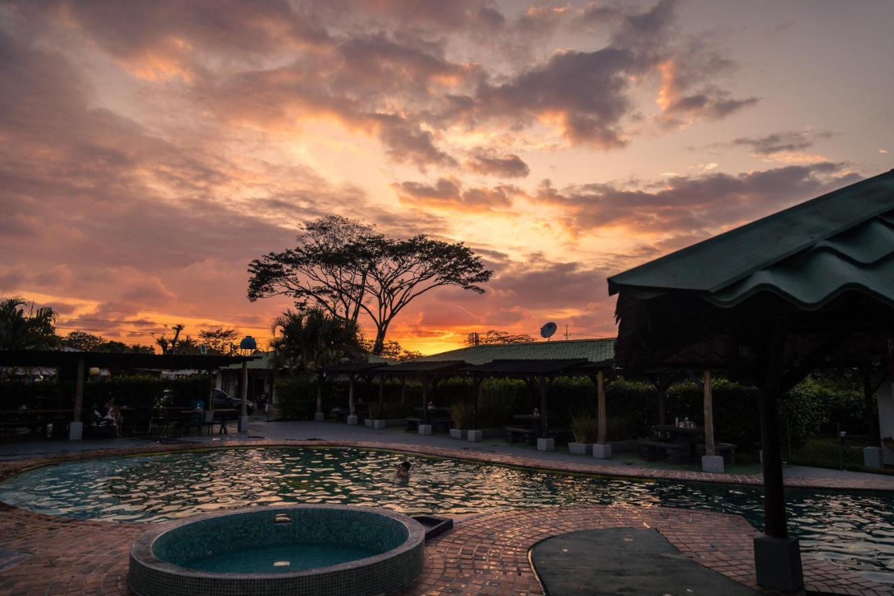 Hotel El Rancho Quepos Ngoại thất bức ảnh