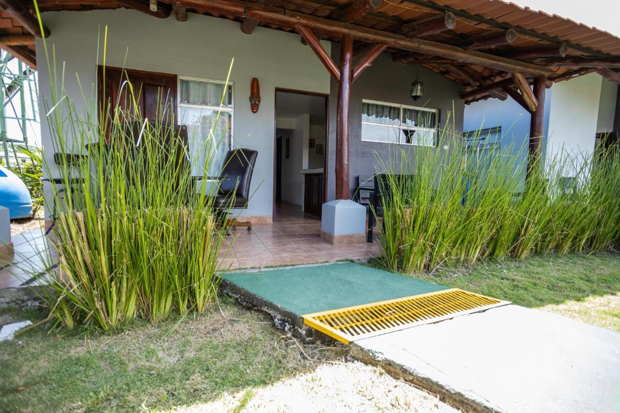 Hotel El Rancho Quepos Ngoại thất bức ảnh